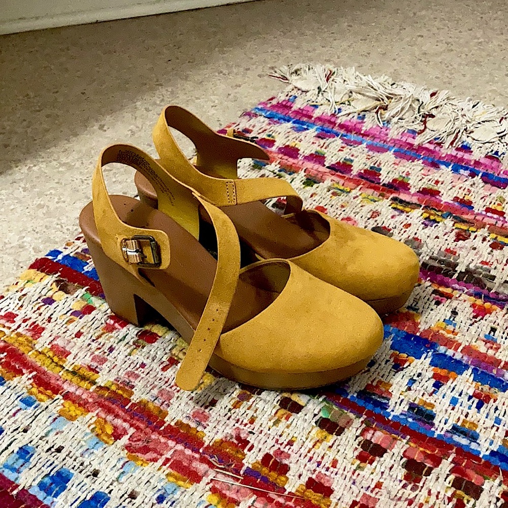 Yellow Suede Platform Heel Sandles